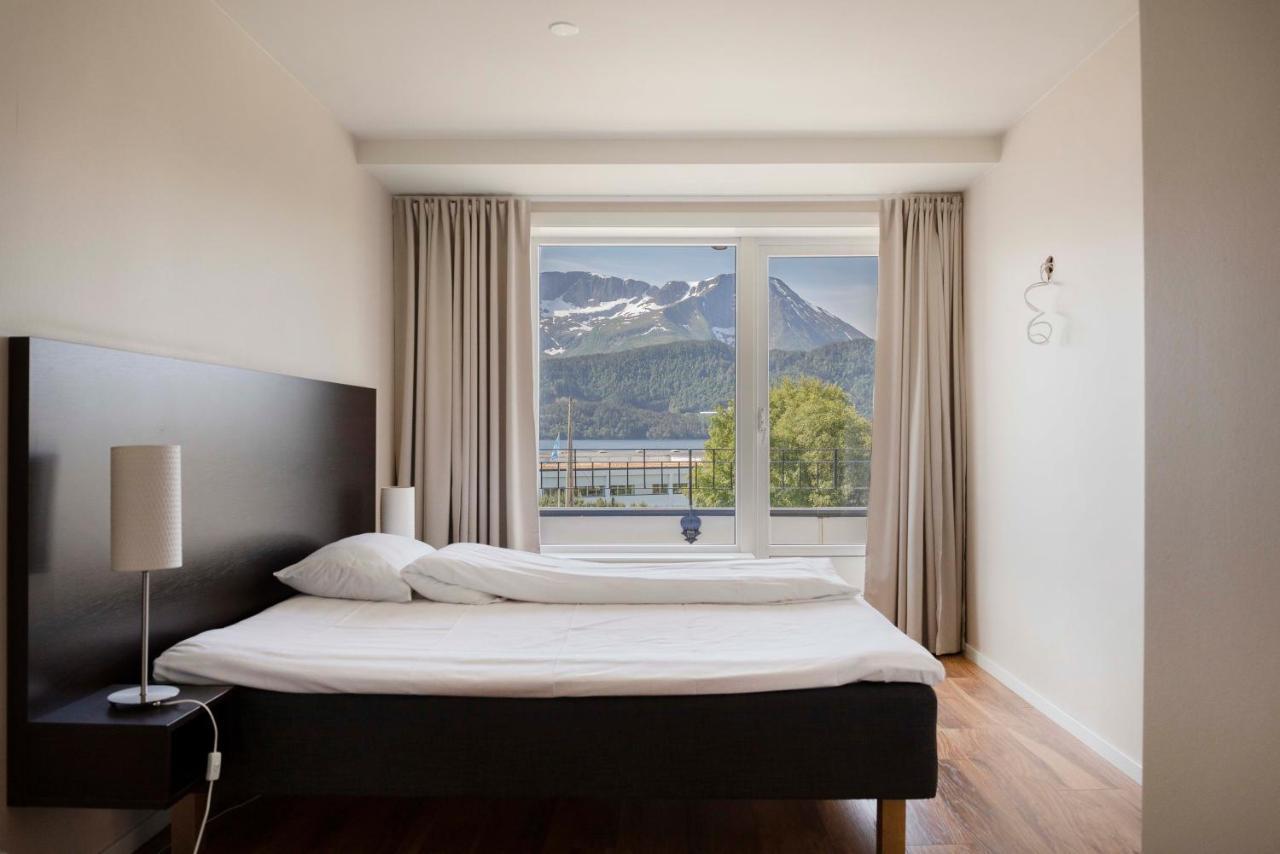 Aursnes Hotell Sykkylven Exterior photo